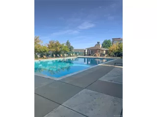 Photo #6: 8596966 Listing