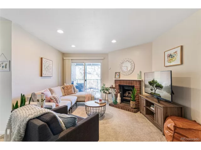 MLS: 8598340 Condo For Sale