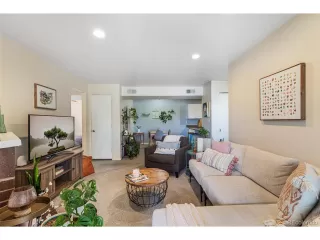 Photo #3: 8598340 Listing 