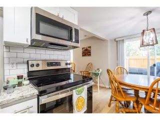 Photo #5: 8602674 Listing