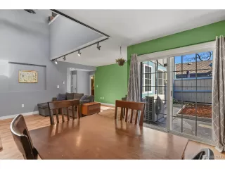 Photo #5: 8617249 Listing