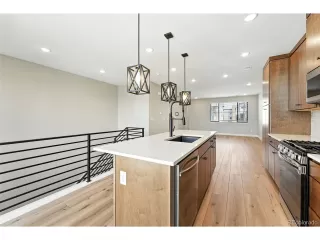 Photo #5: 8620288 Listing