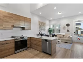 Photo #5: 8627519 Listing