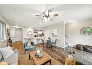 Photo #5: 8635289 Listing