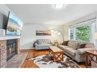 Photo #4: 8636603 Listing