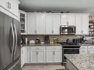 Photo #6: 8642631 Listing