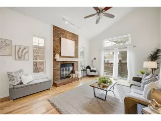 Photo #5: 8646013 Listing 