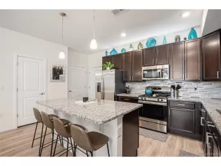 Photo #6: 8647171 Listing