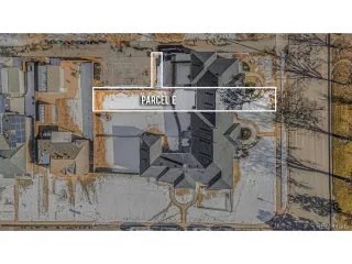 Photo #5: 8651092 Listing