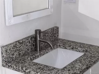 Photo #6: 8651326 Listing