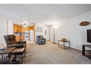 Photo #5: 8653757 Listing