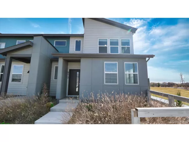 MLS: 8659726 Condo For Sale