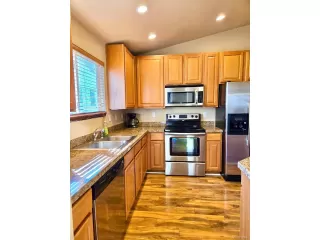 Photo #4: 8668117 Listing