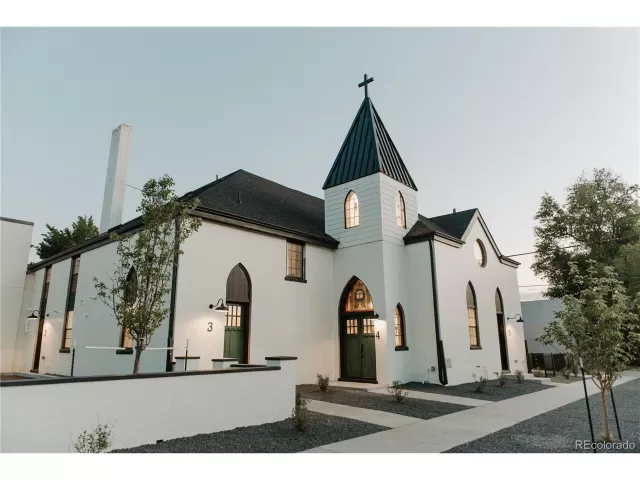 MLS: 8670391 Condo For Sale