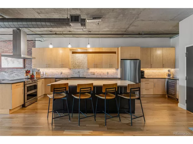 MLS: 8673086 Condo For Sale