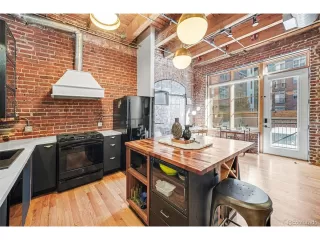 Photo #3: 8677325 Listing