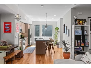 Photo #6: 8678184 Listing