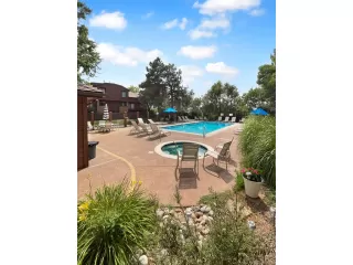 Photo #5: 8689427 Listing