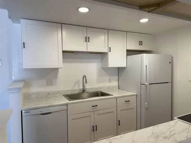 MLS: 8700400 Condo For Sale