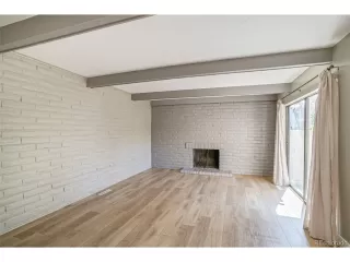 Photo #5: 8708577 Listing