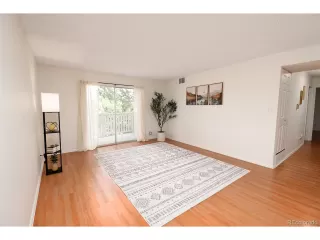 Photo #5: 8709372 Listing