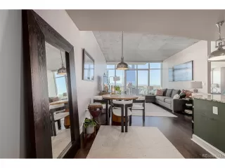 Photo #5: 8712971 Listing