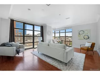 Photo #5: 8716887 Listing 
