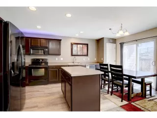 Photo #2: 8719169 Listing