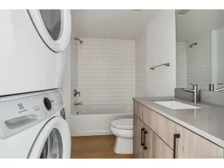 Photo #6: 8723061 Listing