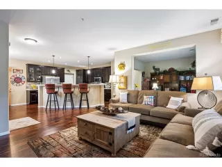 Photo #5: 8725269 Listing