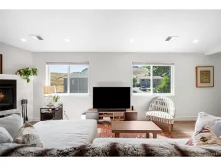 Photo #4: 8727712 Listing