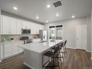 Photo #3: 8733461 Listing