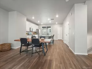 Photo #6: 8733461 Listing