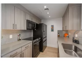 Photo #5: 8736308 Listing