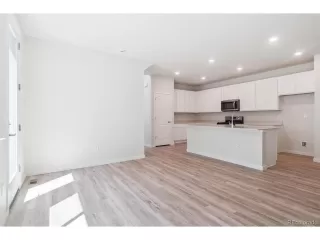 Photo #2: 8742693 Listing