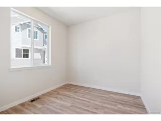 Photo #5: 8742693 Listing