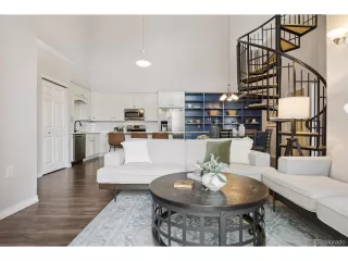 Photo #5: 8742903 Listing