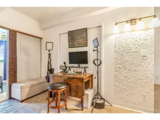 Photo #5: 8744557 Listing