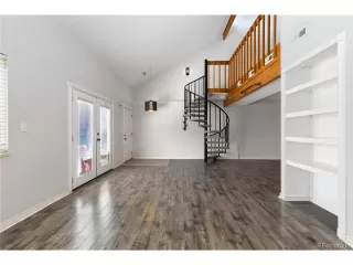 Photo #6: 8744922 Listing