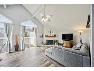 Photo #3: 8744983 Listing
