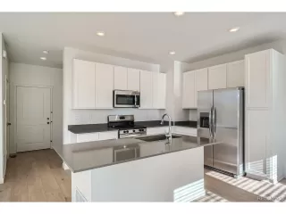 Photo #3: 8748353 Listing