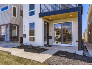 Photo #3: 8751708 Listing