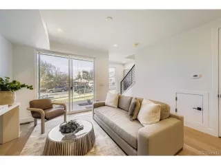 Photo #5: 8751708 Listing