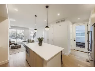 Photo #6: 8751708 Listing