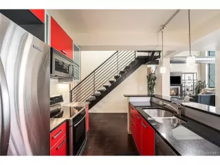 Photo #4: 8756721 Listing