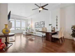 Photo #5: 8757835 Listing