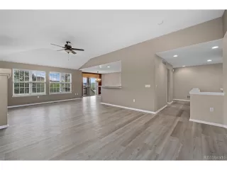 Photo #3: 8764182 Listing