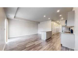 Photo #6: 8771296 Listing