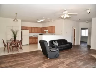 Photo #6: 8772915 Listing