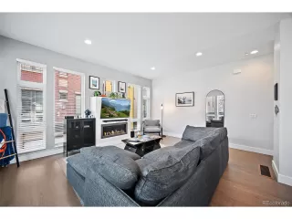 Photo #5: 8778669 Listing